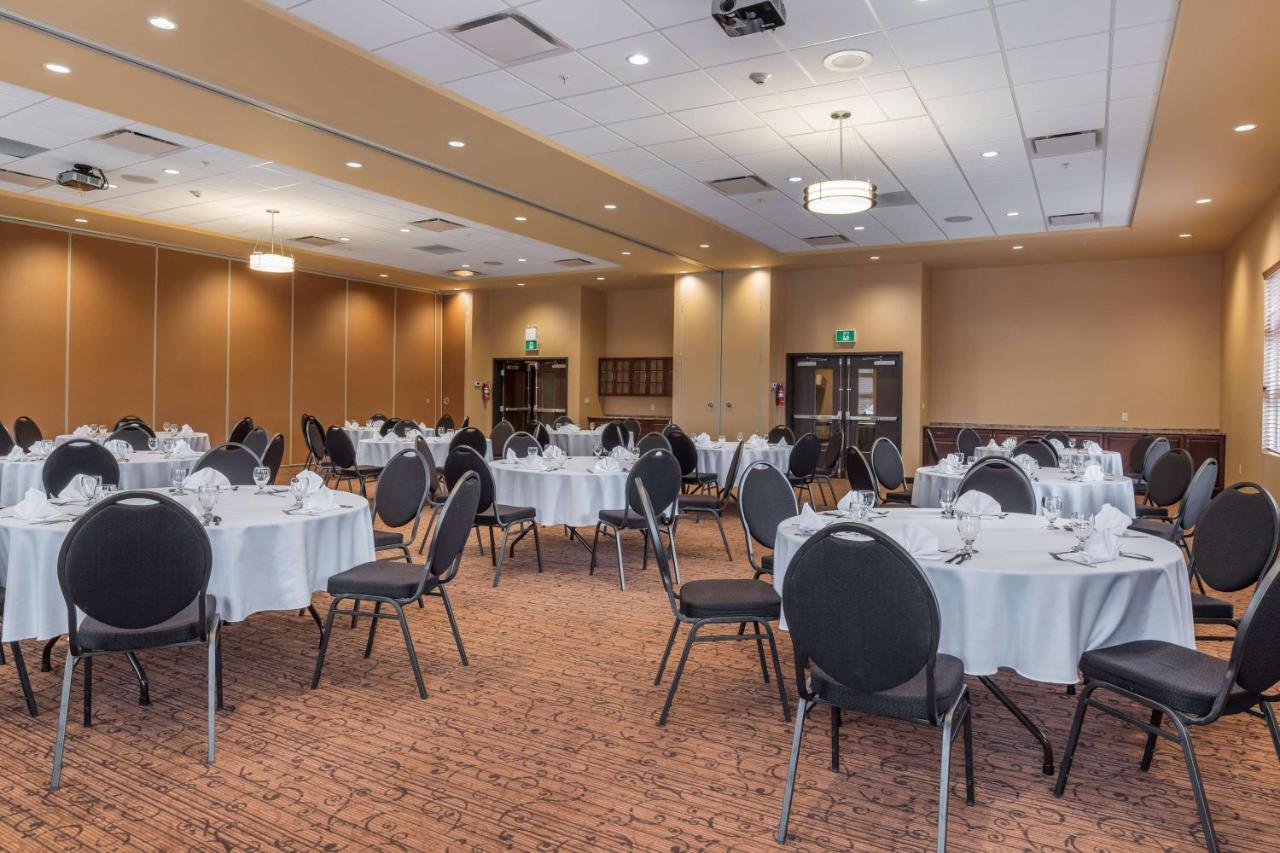Best Western Plus, Bathurst Hotel & Suites Esterno foto