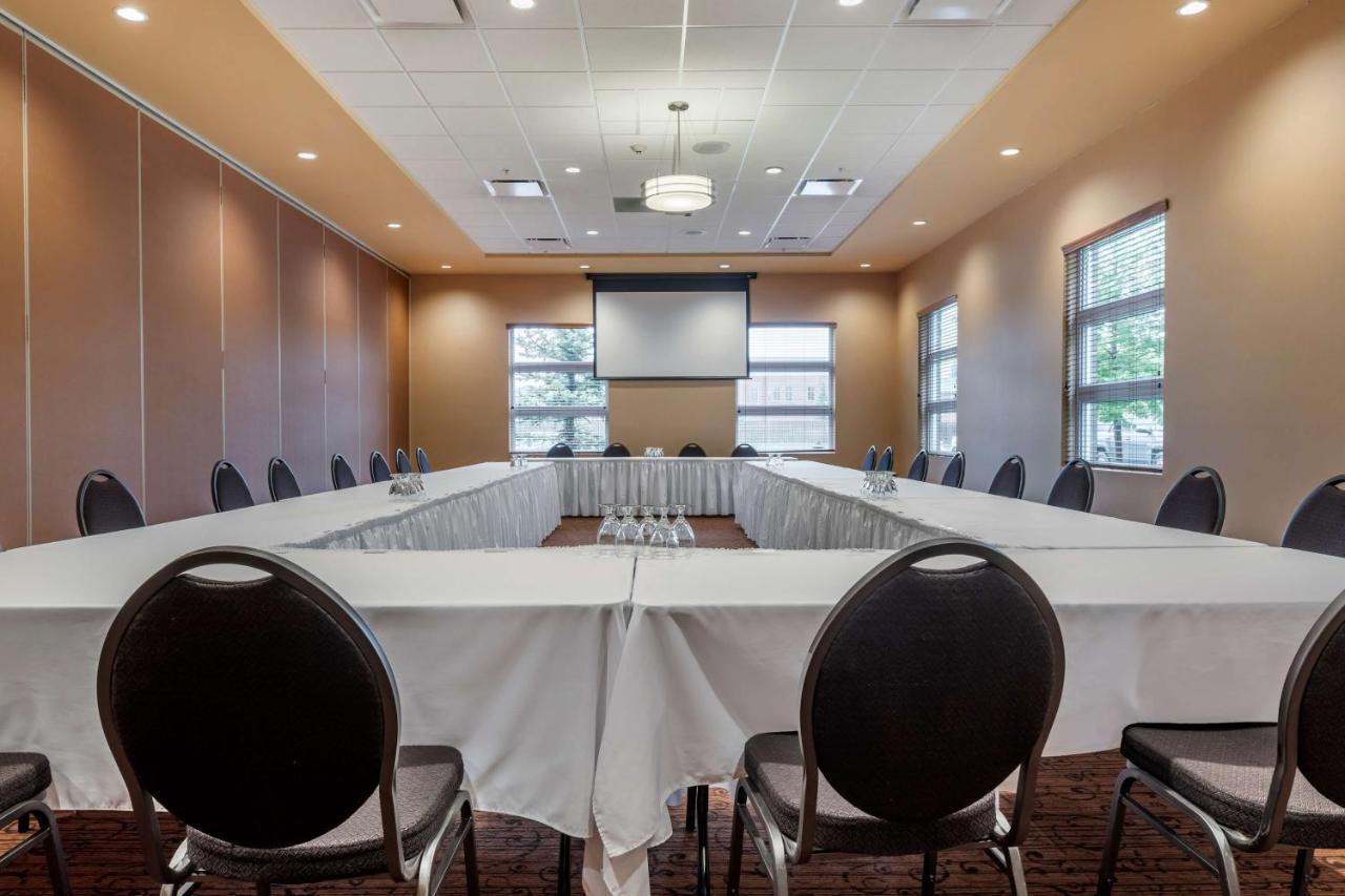 Best Western Plus, Bathurst Hotel & Suites Esterno foto
