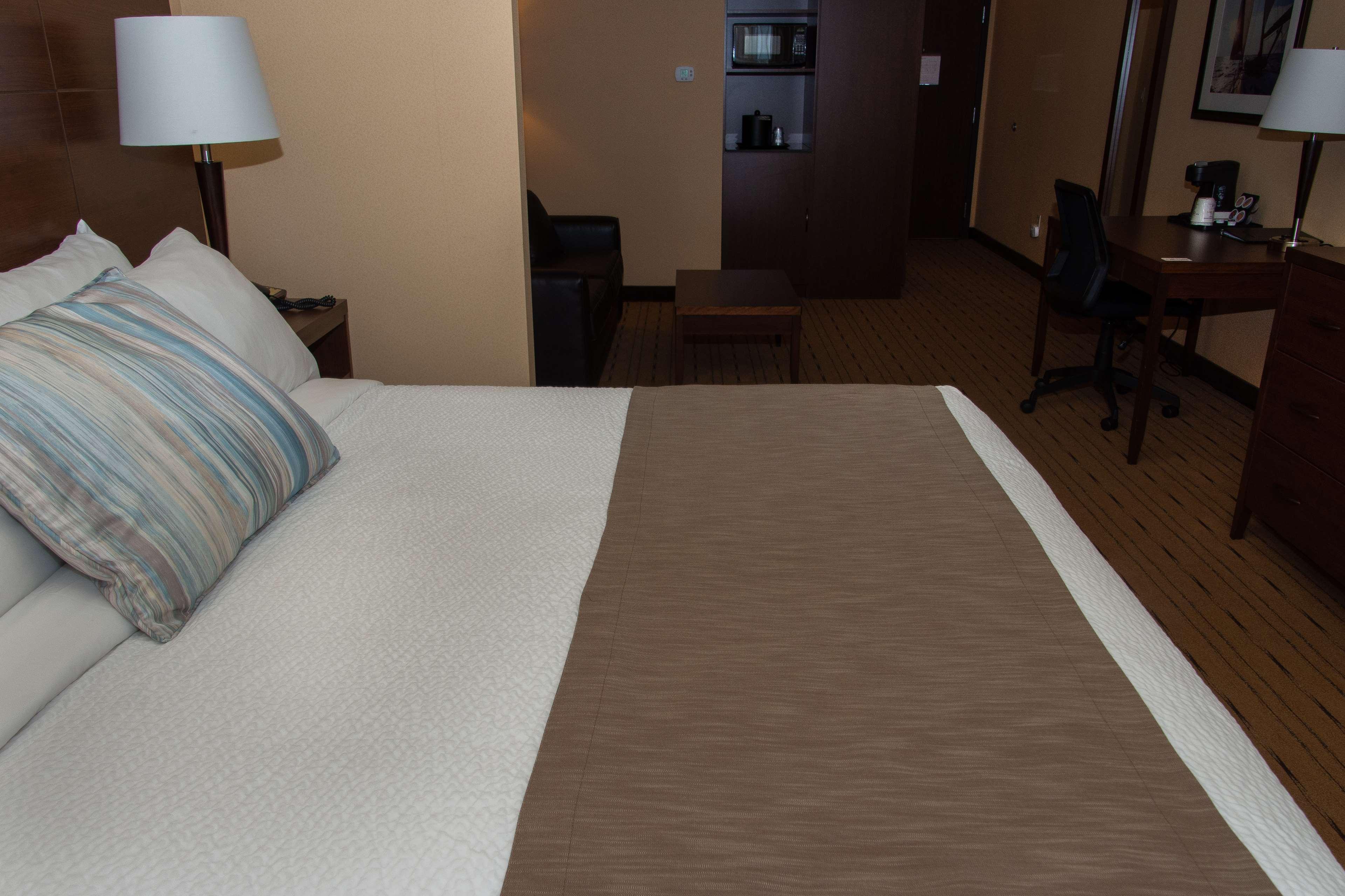 Best Western Plus, Bathurst Hotel & Suites Esterno foto