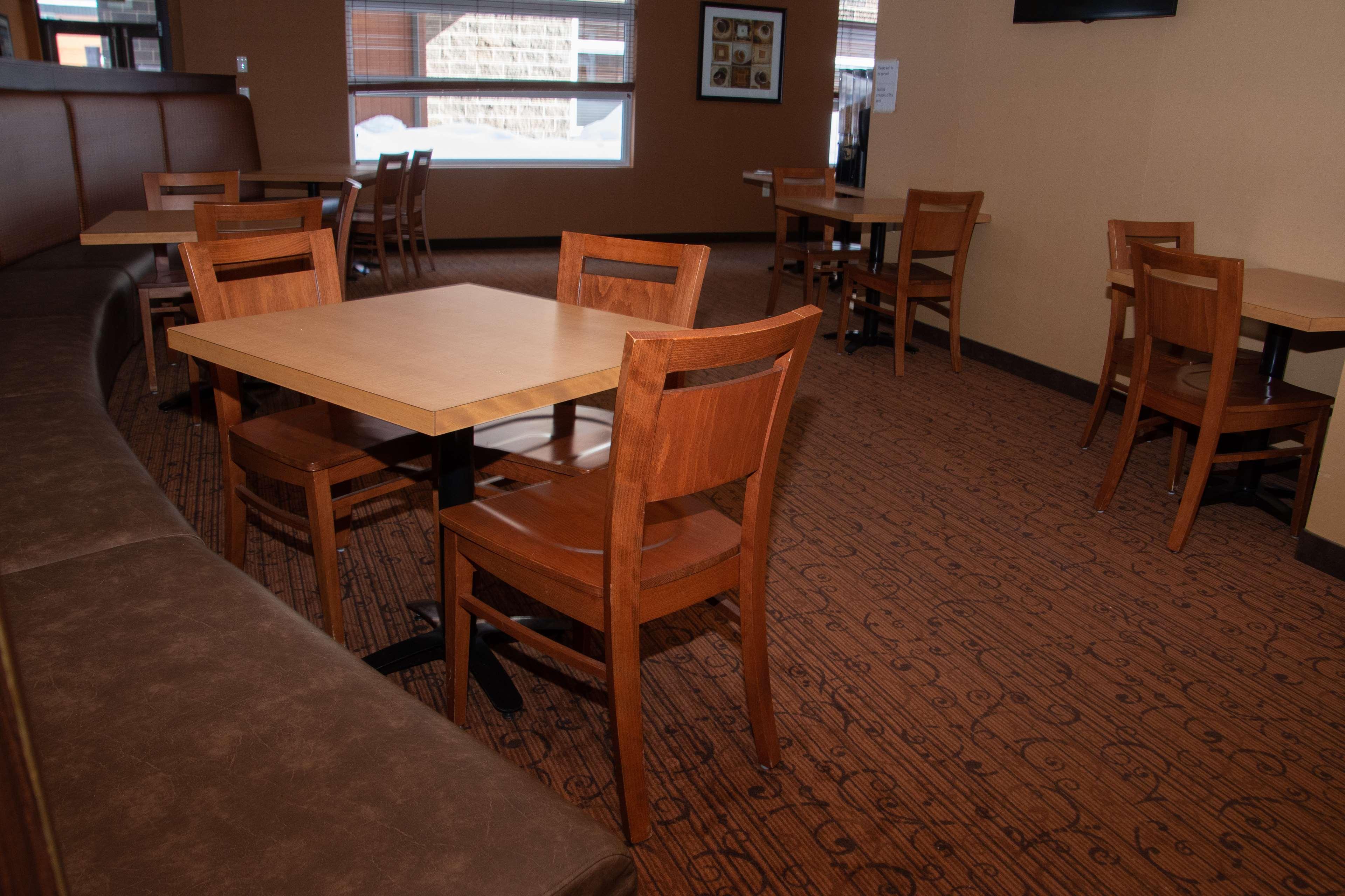 Best Western Plus, Bathurst Hotel & Suites Esterno foto